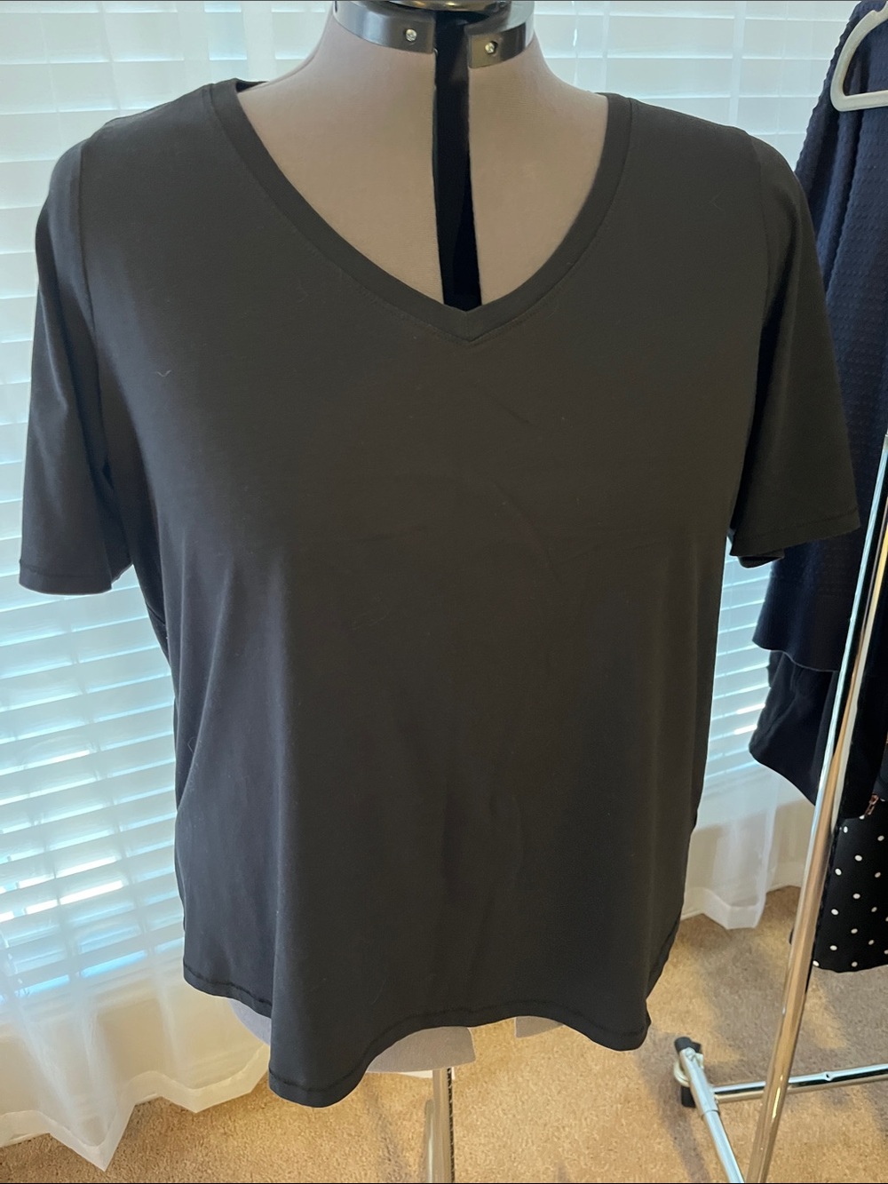 Lane Bryant Black V-Neck Short Sleeve Tee